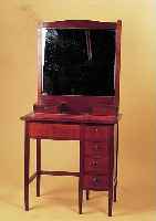 Frisiertisch, wohl deutsch, um 1900, Mahagonifunrier, z.T. massiv, Spiegeleinsatz, dekorativ, 152 x 75 x 45 cm, Altersspuren