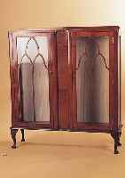 VITRINE, ART-DECO, ENGLAND, 30ER JAHRE, NUßBAUMFURNIER, GLASBODEN, L. ALTERSSPUREN, 118 X 105 X 31 CM
