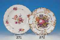 GROßER TIEFER TELLER, KPM BERLIN, UM 1900, PORZELLAN, RELIEFIERTER RAND, BUNTER BLUMEN- MALEREI, GOLDRAND, D. CA. 31 CM