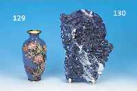 VASE, CLOISONNé, JAPAN, UM 1900, BLUMENDEKOR, H. 18 CM, KUPFERRAND VERBEULT, L. ALTERSSPUREN