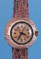KONVOLUT: 3 GLASHÜTTE DAMENUHREN, 1X ALS ANHäNGER, VERG., 1X MASSIV-METALL ROTVERG., HIER BEIDE KAL. 09-20, HANDAUFZ., 17 ST., STOSSGES., ...