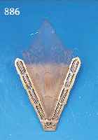 WANDLAMPE, FRANKREICH 30ER JAHRE, ART DECO, SCHIRM AUS FARBLOSEM PREßGLAS, AB- STRAKT FLORALER DEKOR, RELIEFIERT, METALL- MONTUR, ...