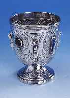 POKAL, DEUTSCH UM 1900 NACH RENAISSANCEVOR- BILD (UM 1550), Z.T. REINE TREIBARBEIT, PLAST. APPLIKATIONEN UND FACETT. GLASSTEINBE- SATZ, ...
