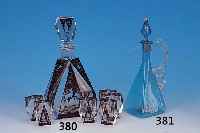 KARAFFE, MURANO/ITALIEN, 50ER JAHRE, DüNNWANDIGES HELLBLAUES GLAS MIT GOLDEINPUDE- RUNGEN, AUFGELEGTER GEKNIFFENER HENKEL AUS FARBLOSEM ...