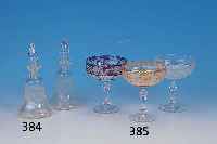 ZWEI KLEINE KARAFFEN, FRANKREICH, UM 1880-90, FARBLOSES OPTISCH GEBLASENES GLAS, GE- SCHNITTEN UND GESCHLIFFEN, H. CA. 17,5 CM, VERSCHLüSSE ...