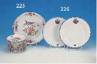 ZWEI TELLER, ROSENTHAL, VOR 1928, PORZELLAN, BLAUER RAND, BUNT BEMALT MIT WAPPEN, D. CA. 25 CM