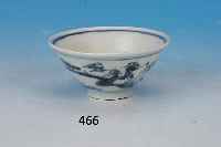 REISWEINSCHALE, CHINA, 17. JH., KANG-HSÜ, FEINSTEINZEUG, BLAUE BEMALUNG U. GLASUR, PER- SONEN U. LANDSCHAFT, D. CA. 7 CM, KLEINER CHIP AM ...