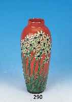 VASE, MAX LAEUGER, UM 1894/96, SIGN., STEIN-ZEUG, ORANGEROTE GLASUR, FLORALE BEMALUNG IN VERSCHIEDENEN GRüNTöNEN, SOG. GIEßBüCHSENMALE-REI, ...