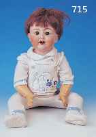 PORZELLANKOPFPUPPE, ALT BECK UND GOTTSCHALCK, UM 1910, BLAUE SCHLAFAUGEN, OFFENER MUND MIT VIER ZäHNEN OBEN, MOHAIRPERüCKE, MISCH- ...