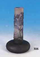 VASE, GALLE, UM 1900, FARBL. GLAS, ZWISCHEN DEN SCHICHTEN ROSEFARBEN EINGEPUDERT, VIOLET- TER/BZW. GRüNER AUßENüBERFANG, GESCHNITTEN, ...