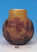 VASE, GALLé, UM 1910, SIGN., FARBLOSES GLAS,GELB EINGEPUDERT, BRAUNER AUßENüBERFANG, FLO- RALER DEKOR, GESCHNITTEN, GESCHLIFFEN U. GE- äTZT, H. ...
