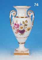 HENKELVASE, MEISSEN, UM 1860-80, PORZELLAN, BEIDSEITIGE BUNTE BEMALUNG, ZWEI GROßE BOU- QUETS, GOLDSTAFFAGE, DIESE BER., H. CA. 29,5CM