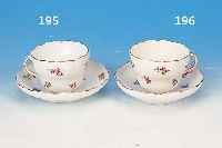 TASSE MIT UNTERTASSE, MEISSEN, UM 1860/80, PORZELLAN, BUNTE BEMALUNG, STREUBLüMCHEN, GOLDRäNDER, DIESE L. BER., TASSENH. 6 CM, D. 8,5 CM