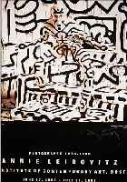 LEIBOVITZ, ANNIE, KEITH HARING, FARBOFFSET, PLAKAT ZUR AUSSTELLUNG IM INSTITUTE OF CON- TEMPORARY ART BOSTON 1992, HANDSIGNIERT, CA. 76 X 61 CM
