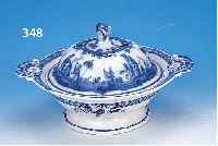 GROßE DECKELSCHüSSEL, MEISSEN, UM 1860, 1. WAHL, PORZELLAN, FEINE UNTERGLASURBEMALUNG IN BLAU, CHINOISERIEDEKOR, H. CA. 17 CM, D. CA. 27 CM ...