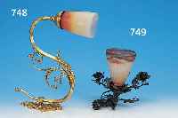 TISCHLAMPE, FRANKREICH, 20ER JAHRE, SCHIRM SIGN. DEGUé, PATE-DE-VERRE MIT ORANGEROTEN, VIOLETTEN UNE WEIßEN EIN- ...
