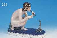 PORZELLANFIGUR, ENS, 30ER JAHRE, SCHLANGENBESCHWöRERIN, BEMALT, Z.T. REST., SEHR DEKORATIV, 19 X 25 X 11CM