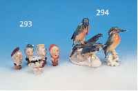 ZWEI PORZELLANFIGUREN, ENS, 30/40ER JAHRE, BEMALT, AM SCHNABEL BESTOßEN, H. 13/16.5 CM