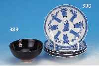 KL. FUßSCHALE, SONG-DYNASTIE, 12./13. JH., STEINZEUG, SCHWARZE GLASUR, H.5 CM, D. 10.5 CM