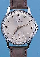 OMEGA HERRENARMBANDUHR, SCHWEIZ UM 1950, METALL 2. GEH. VERCHR., AUF KUNDENSONDERWUNSCHBEIDS. VERGL., BLATT REST., WERK VERG., 15 ST., ...