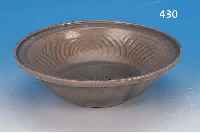 SCHALE, CHINA, 16. JH., STEINZEUG, GRüNE GLASUR, DARUNTER STIL. GRäSERDEKOR, D. 27 CM