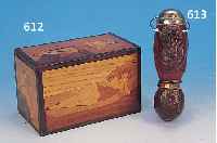 PFEIFFENKOPF, DEUTSCH, UM 1880/90, ROSEN- HOLZ, FEIN GESCHNITZTER JAGDDEKOR: KOPF EINES JAGDHUNDES MIT ERLEGTEM HASEN VON ZWEI FLINTENFLANKIERT, ...