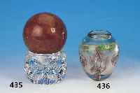 VASE, SCHWEDEN, 60ER JAHRE, FARBLOSES DICKWANDIGES GLAS MIT BUNTEN EINGESCHMOLZENEN GLASTEILEN, H. CA. 13 CM