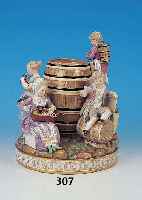 PORZELLANGRUPPE, MEISSEN, UM 1860, FüNF VOLLPLASTISCHE FIGUREN UM GROßES WEIN- FAß, EIN MäDCHEN U. EIN KNABE MUSIZIEREN, EIN MäDCHEN ...