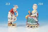 PORZELLANFIGUR, MEISSEN, UM 1890, DAME MIT AUF SESSEL SITZEND, BUNT BEMALT, GOLDSTAFFAGE, H. CA. 13 CM, BEI DEN FARBEN GLASUR- BZW. ...