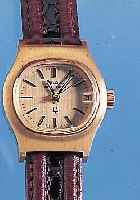 BULOVA DAMENARMBANDUHR ACCUTRON, REF.-NR. 2/674258/N3, SCHWEIZ UM 1970, MASSIV GG 750/ 000, BODEN U. SCHRAUBRING EDELST., ORIG.-ETUI,SäMTL. ...