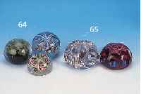 ZWEI PAPERWEIGHTS, VAL ST. LAMBERT, 20. JH., RUBINIERT, 1 X FARBLOS, GESCHLIFFEN, D. CA. 9 CM, MIN. ALTERSSPUREN
