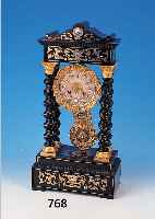 PORTALUHR, FRANKREICH, UM 1870, SCHWARZ GELACKTES HOLZGEHäUSE, EINGELEGT MIT MESSINGORNAMENTIK U. PERLMUTT, BASEN, KAPITEL-LE, ...