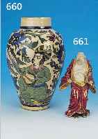PORZELLANFIGUR, CHINA, UM 1900, AN DEN HäNDEN BESCHäDIGT, BEMALT, AM BODEN BEZEICHNET