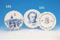 ZWEI TELLER MEISSEN, PORZELLAN, 1 X MIT WAPPENMALEREI, D. 24.5 CM, 1 X 1971 JOHANN WOLFGANG VON GOETHE-DARSTELLUNG, D.26CM