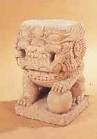 SKULPTUR, INDONESIEN, 20. JH., KALKSTEIN, REICH GEHAUEN, H. CA. 44 CM