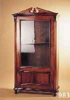 VITRINE, DEUTSCH, UM 1880, GRüNDERZEIT, NUßBAUM FURNIERT, EINE TüR, DIESE DREIVIERTEL VERGLAST, ABNEHMBARER ZIERAUFSATZ, CA. 194 X 103 X 50 ...