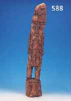 AHNENFIGUR, INDONESIEN, TOBAVOLK, ANFANG 20. JH., HOLZ GESCHNITZT, H. 84 CM, L. SPAN- NUNGSRISSIG, ALTERSSPUREN, SAMMELWüRDIG