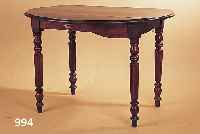 KLAPPTISCH, WOHL ENGLAND, UM 1890, NUßBAUM, BEIDSEITIG KLAPPBAR, GEDRECHSELTE BEINE, L. ALTERSSPUREN, H. CA. 76 CM, T. CA. 110 CM
