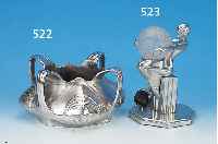 TISCHLAMPE, FRANKREICH, ART-DECO, 30ER J., ALUMINIUM MIT GLASKUGEL, H. 22 CM, GLASKUGEL AM UNTEREN RAND BEST., JEDOCH VON FASSUNG VER-DECKT