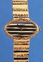 LONGINES DAMENGOLDBANDUHR, SCHWEIZ UM 1972, NEUTR. GG 750/000-QUEROVALGEH., GG-GLIEDERB., BODEN GEDR., DESIGN V. BAND IN ZIFFERBL. üBER-GEHEND, ...