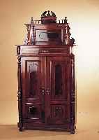 VERTIKO, GRüNDERZEIT, UM 1880/90, NUßBAUMFURNIER, KASSETTIERT, MIT AUFSATZ, RESTAURIERT UND POLIERT, 195 X 97 CM