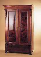SCHRANK, GRüNDERZEIT, UM 1880, NUßBAUMFURNIER UND WURZELNUß, ALTERSSPUREN 187 X 116 X 59 CM