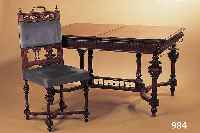 TISCH UND SECHS STüHLE, DEUTSCH, UM 1890, EICHE MASSIV UND FURNIERT, REICH GESCHNITZT UND GEDRECHSELT, TISCH MIT LöWENKöPFEN VER- ZIERT, 75 ...