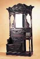 GROßE GARDEROBE, DEUTSCH, UM 1880/90, EICHE MASSIV, REICH GESCHNITZT, MIT INTEGR. SITZBANK, KL. SCHUBLADE, SPIEGELEINSATZ FACET-TIERT, SEHR ...
