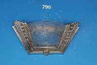 2 WANDLEUCHTEN, FRANKREICH, 20ER JAHRE, MESSING VERNICKELT, PREßGLAS MIT TRAUBENDEKOR,ELEKTRIFIZIERT, DEKORATIV, H. 18 CM