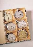 KONVOLUT: 6 TASCHENUHREN, GEFERT. VON 1938- 1942, UNGETR. LAGERW. IM LAGERKARTON V. LAN- GENDORF WATCH CO., ALLE ÜBERH. U. REINIGUNG UNERL. ...