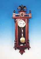 WANDUHR, KIENZLE, UM 1900, VERZIERTES HOLZ- GEHäUSE, ORIG. AUFSATZ, DREISEITIG VERGLAST, ADLERBEKRöNUNG ORIG., GEHäUSE REST., ZWEIGE- TEILTES ...