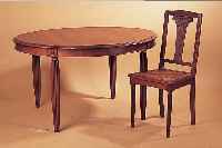 TISCH UND SECHS STüHLE, WOHL FRANKREICH, 30ER JAHRE, EICHE MASSIV UND FURNIERT, KANNELIERTE BEINE, TISCH AUSZIEHBAR, OHNE PLATTEN, L. ...