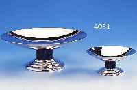 GROßE UND KLEINE KONFEKTANBIETSCHALE, PUIFORCAT FRANCE NACH 1975, METALL VERSILBERT,IM ART-DECO-STIL, FUß GETREPPT, NODUS MIT ...
