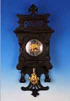 WANDUHR, JUNGHANS, UM 1910/15, SOG. FREI- SCHWINGER, VERZIERTES UND GESCHNITZTES HOLZ- GEHäUSE Z. T. FURNIERT, ORIGINALAUFSATZ, JUGENDSTIL, ...